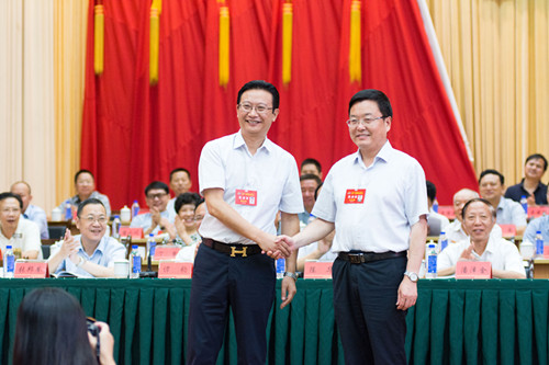 新老主席向全场致意_副本.jpg