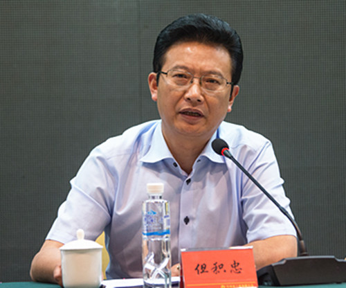 1495091116108388.jpg 市工商联主席、总商会会长但积忠讲话_副本.jpg