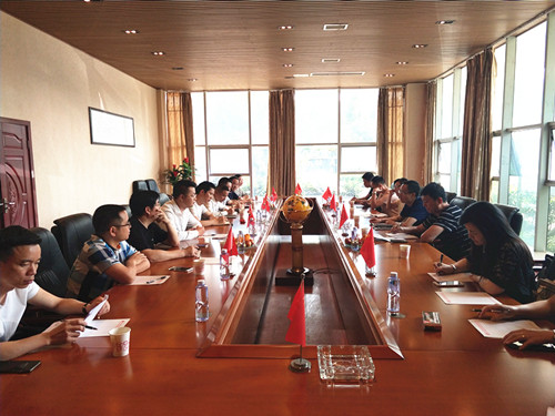 1526460602419559.jpg 俱乐部2_副本.jpg