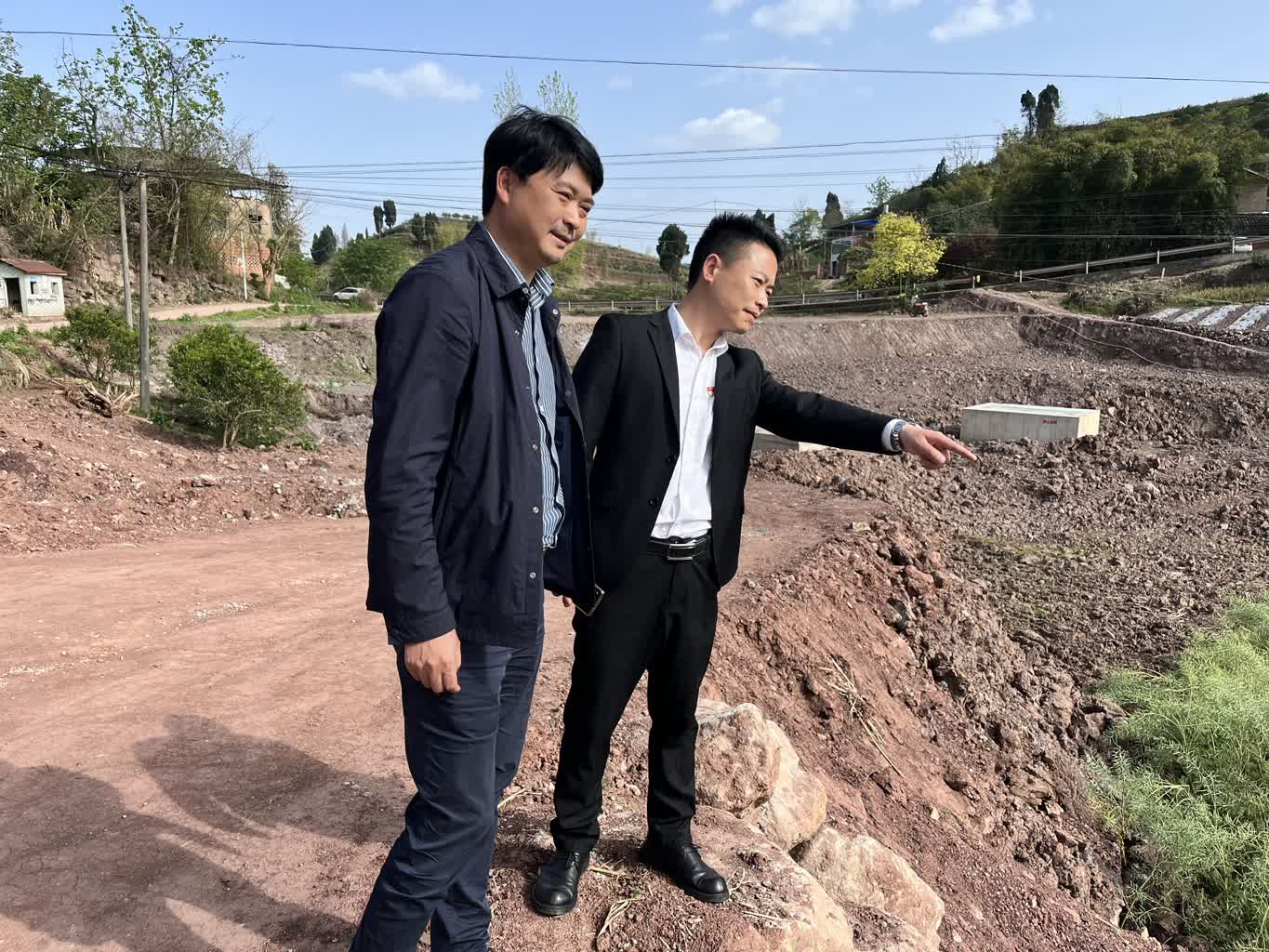 荣县万企兴万村调研.png